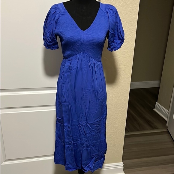 Dresses & Skirts - Midi Blue Dress